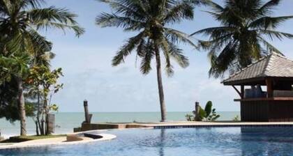 Khanom Sunrise Beach Hotel