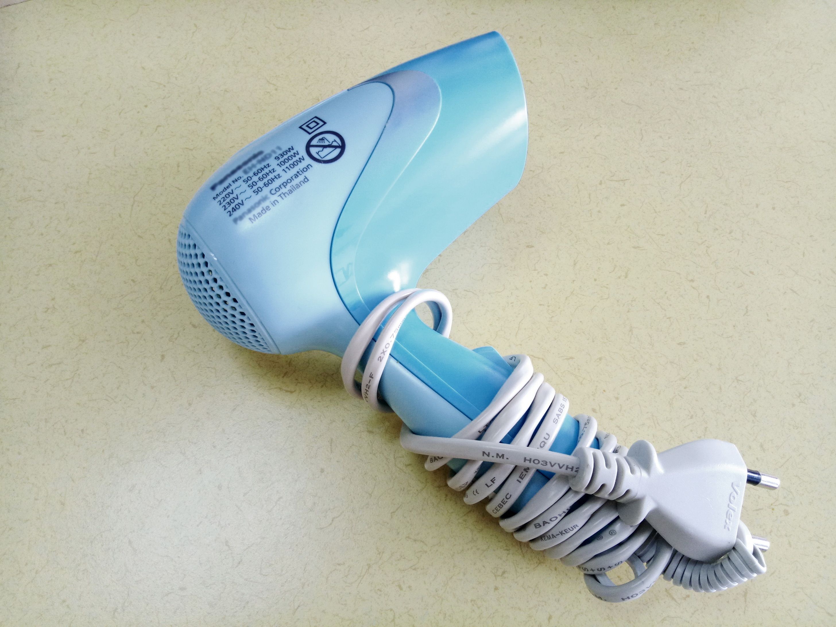 hypo-allergenic bedding, minibar, in-room safe, desk