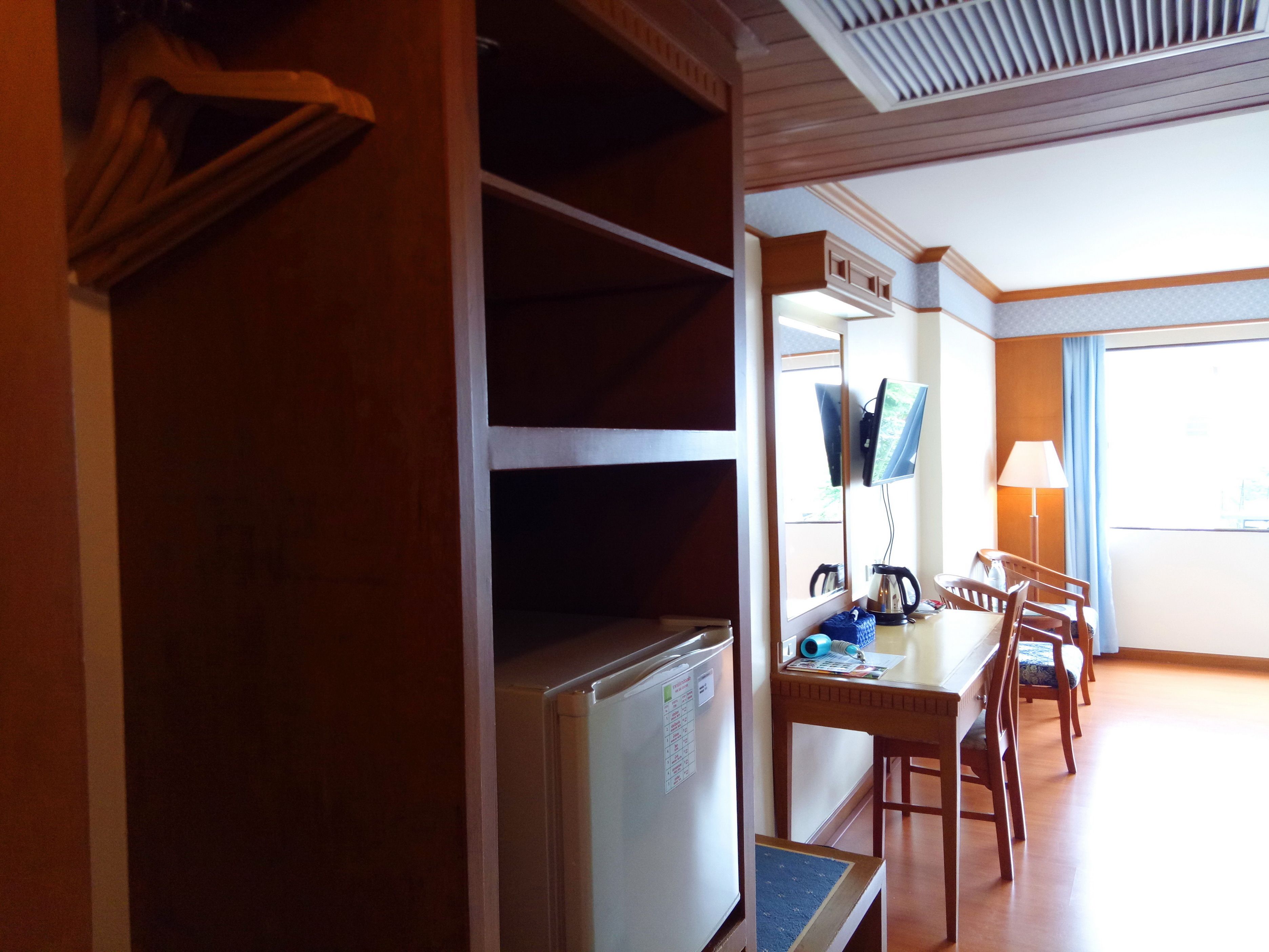 superior twin room | hypo-allergenic bedding, minibar, in-room safe, desk