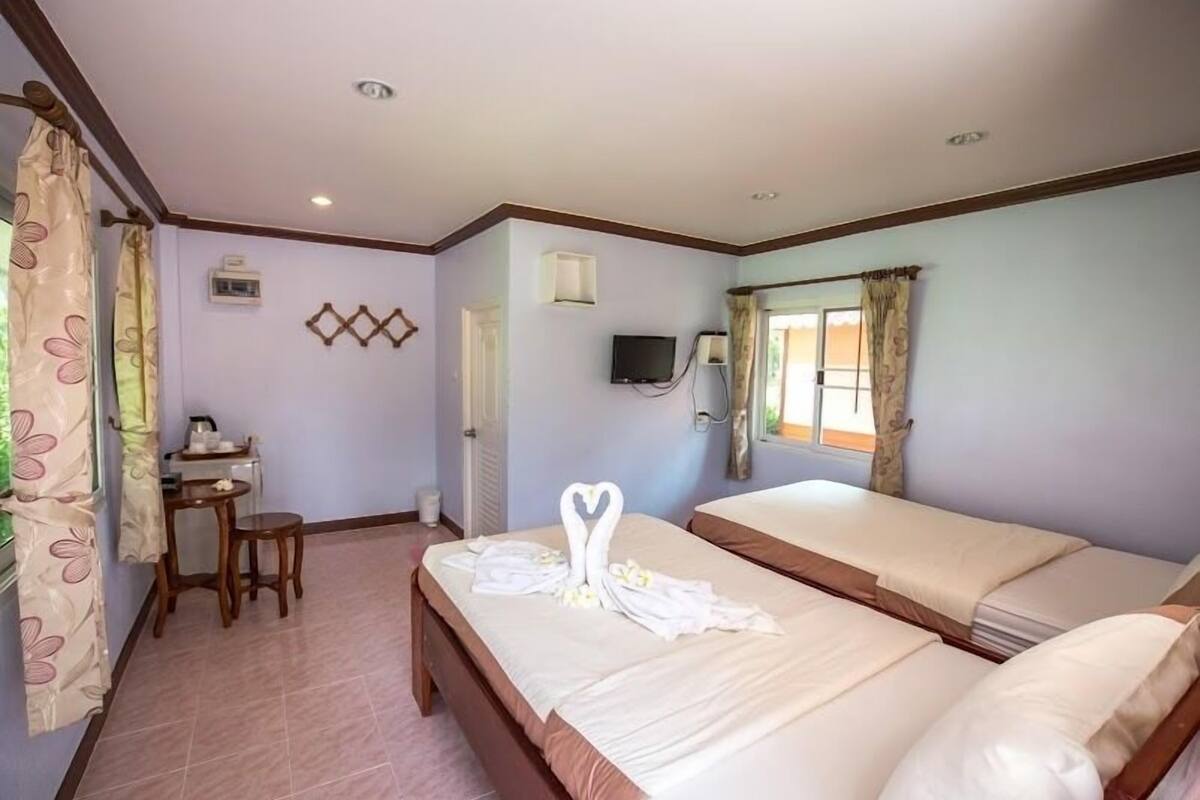 Minibar, bureau, rideaux dâobscurcissement, lit de bĂ©bĂ© (gratuit)