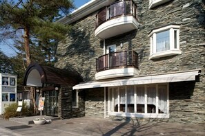 Front of property - Hotel Karuizawa Elegance (Karuizawa)