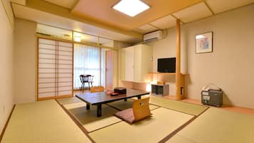 Quarto tradicional (Japanese Style, for 5, Private Toilet) | Cofres nos quartos, Wi-Fi de cortesia