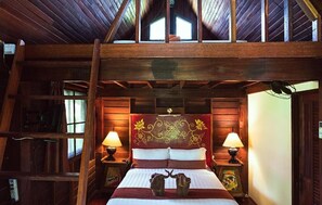 Kolmen hengen huone | Minibaari, yksilöllisesti sisustettu, yksilöllisesti kalustettu