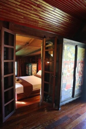 ميني بار وبديكورات فريدة  لكل غرفة وطراز فريد لكل وحدة ومكتب