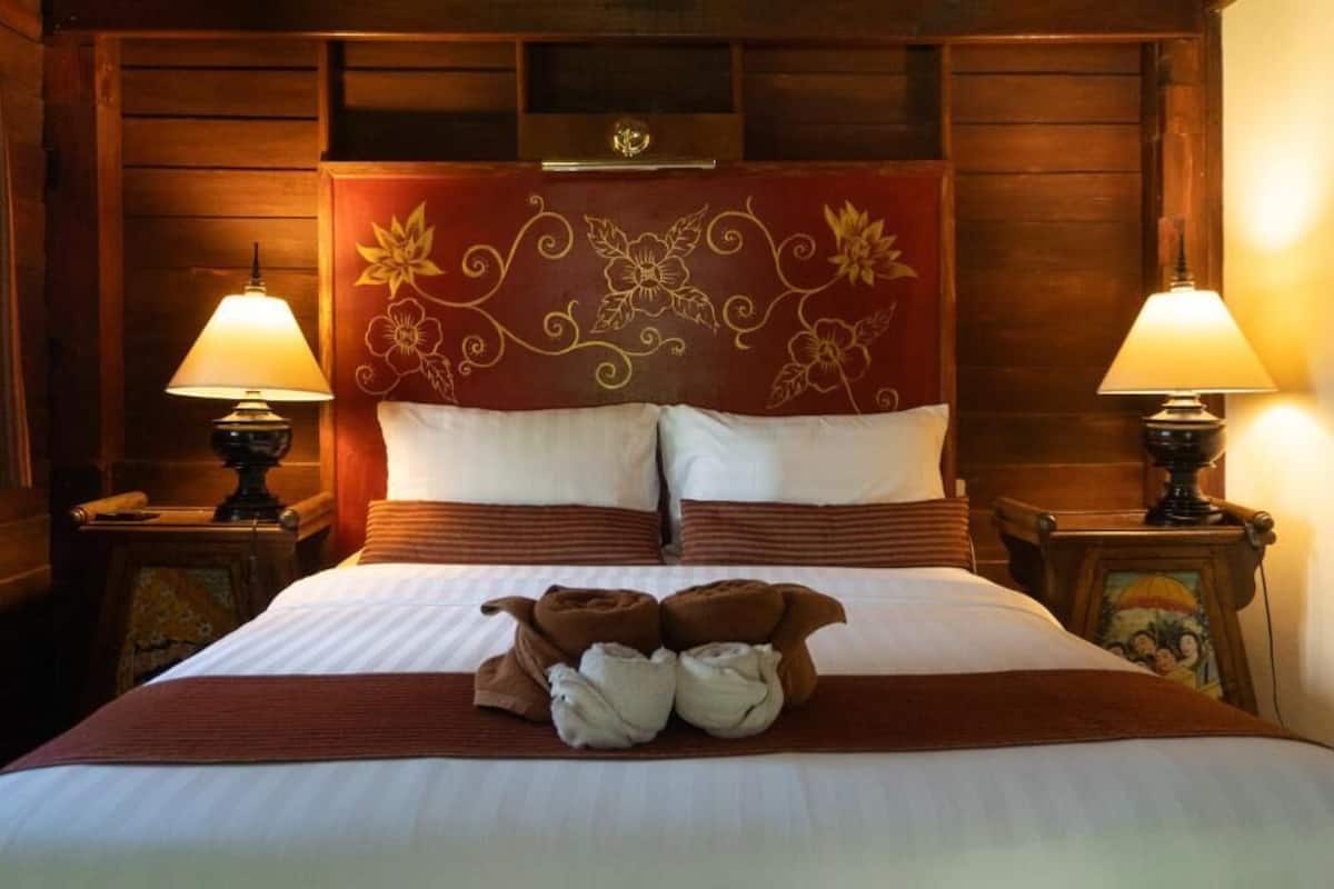 Minibar, desk, WiFi (free), individually decorated