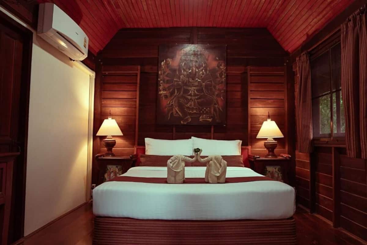 Standard Double Room | Minibar, desk, WiFi (free), individually decorated