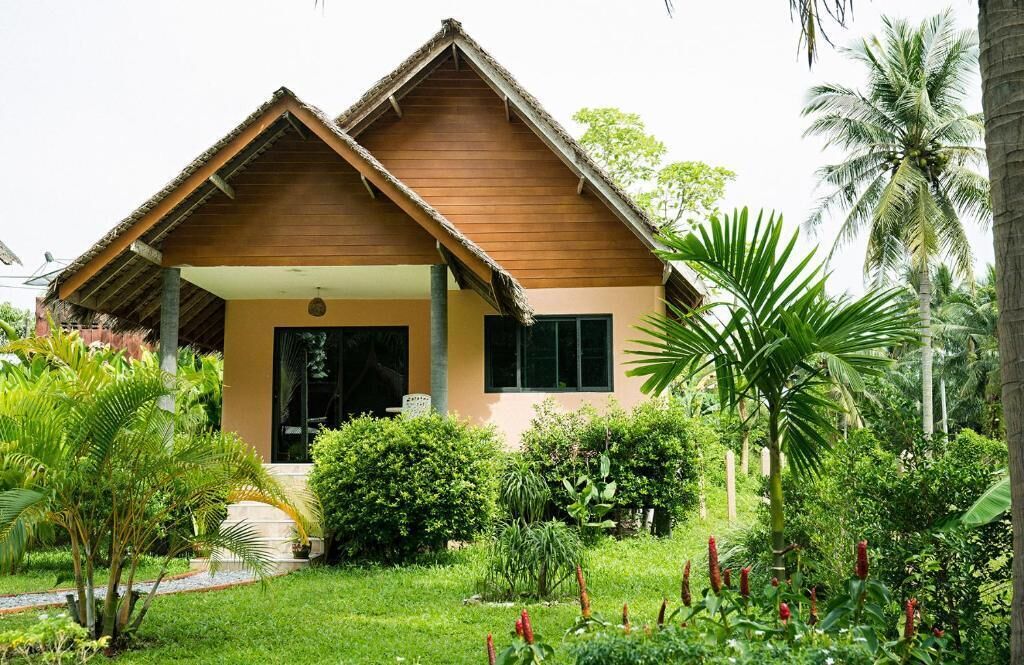 Deluxe Double Room | Minibar, individually decorated, individually furnished, desk