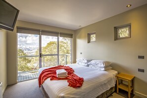 Premium bedding, iron/ironing board, free cots/infant beds, free WiFi - Altezza 1570 (Falls Creek)