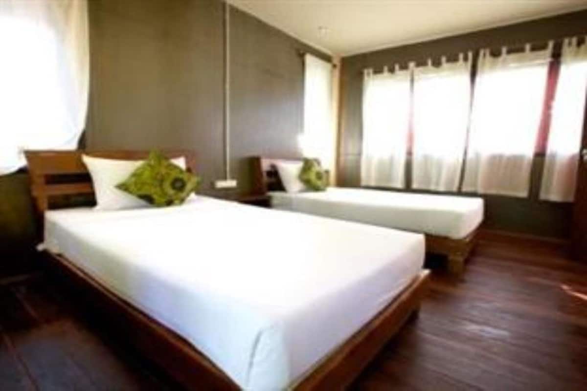 standard double room | desk, free wifi