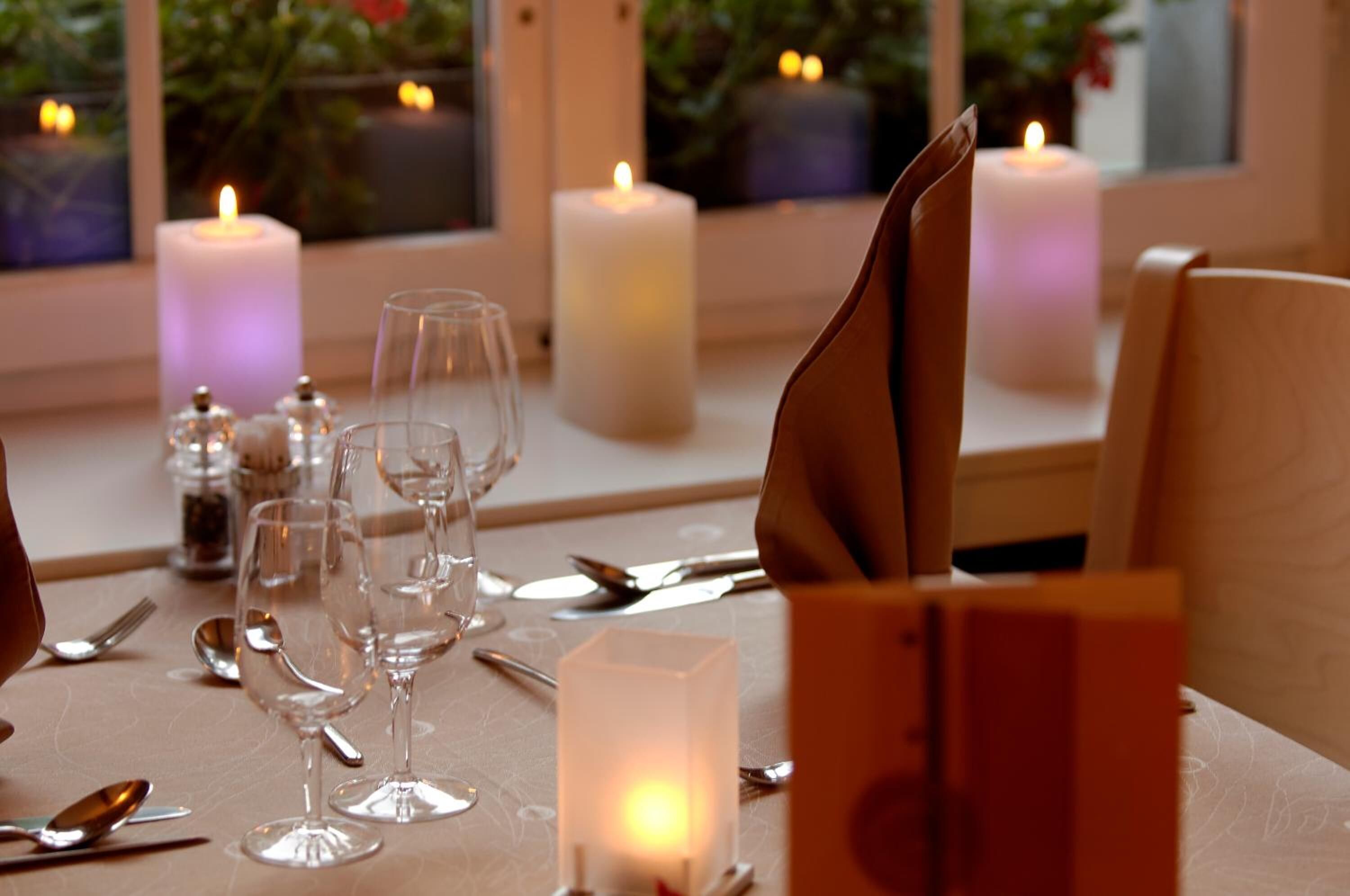 breakfast and dinner served, international cuisine