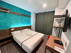 Deluxe-huone | Työpöytä, äänieristys, silitysrauta/-lauta, lisävuoteet