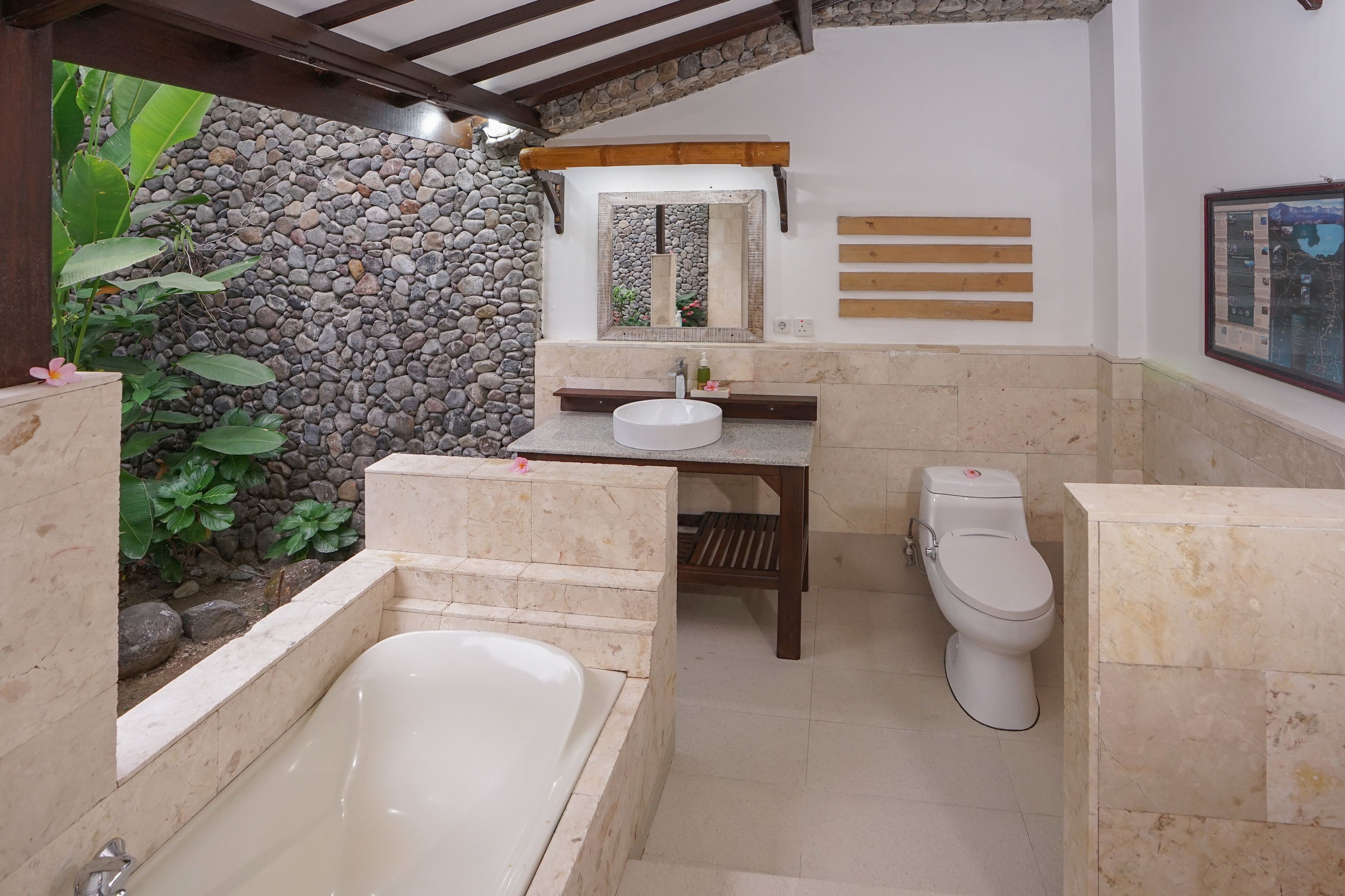 double room | bathroom | free toiletries, hair dryer, towels