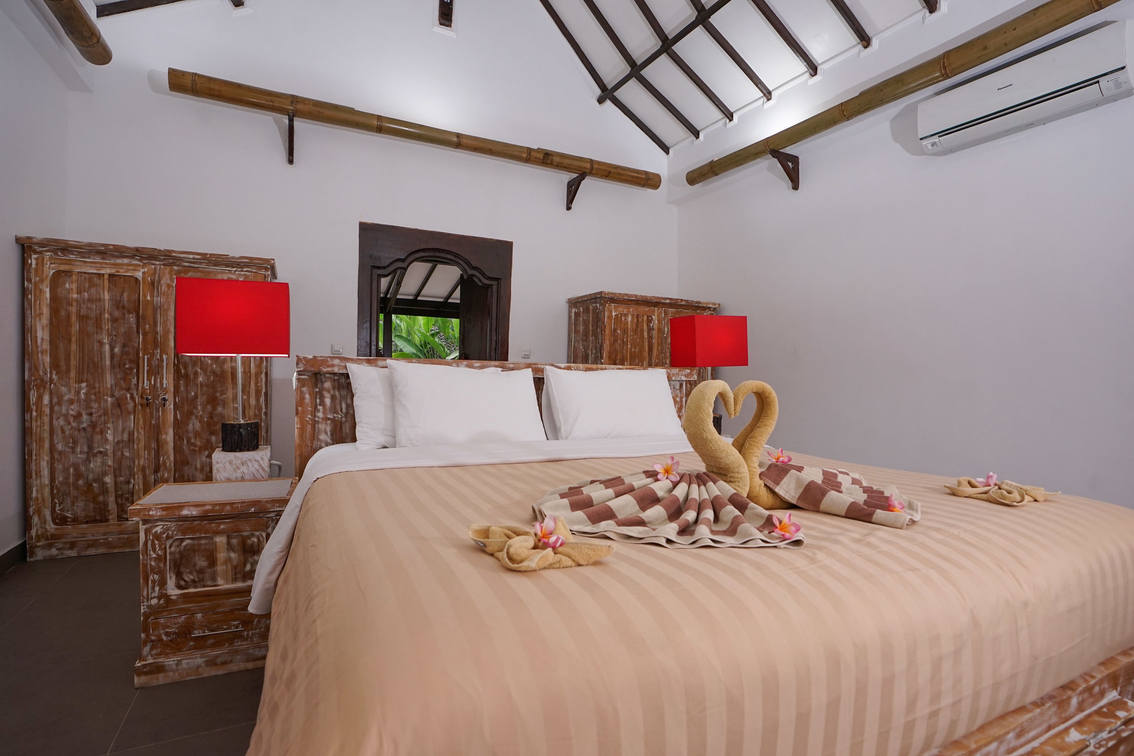 double room | minibar, in-room safe, desk, rollaway beds