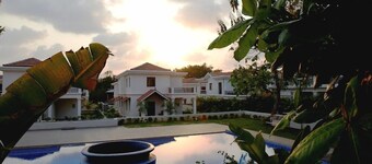 Pinto Rosario Square Resort and Spa