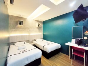Twin Room | Individually decorated, desk, laptop workspace, iron/ironing board - Smile Hotel Danau Kota (Kuala Lumpur)