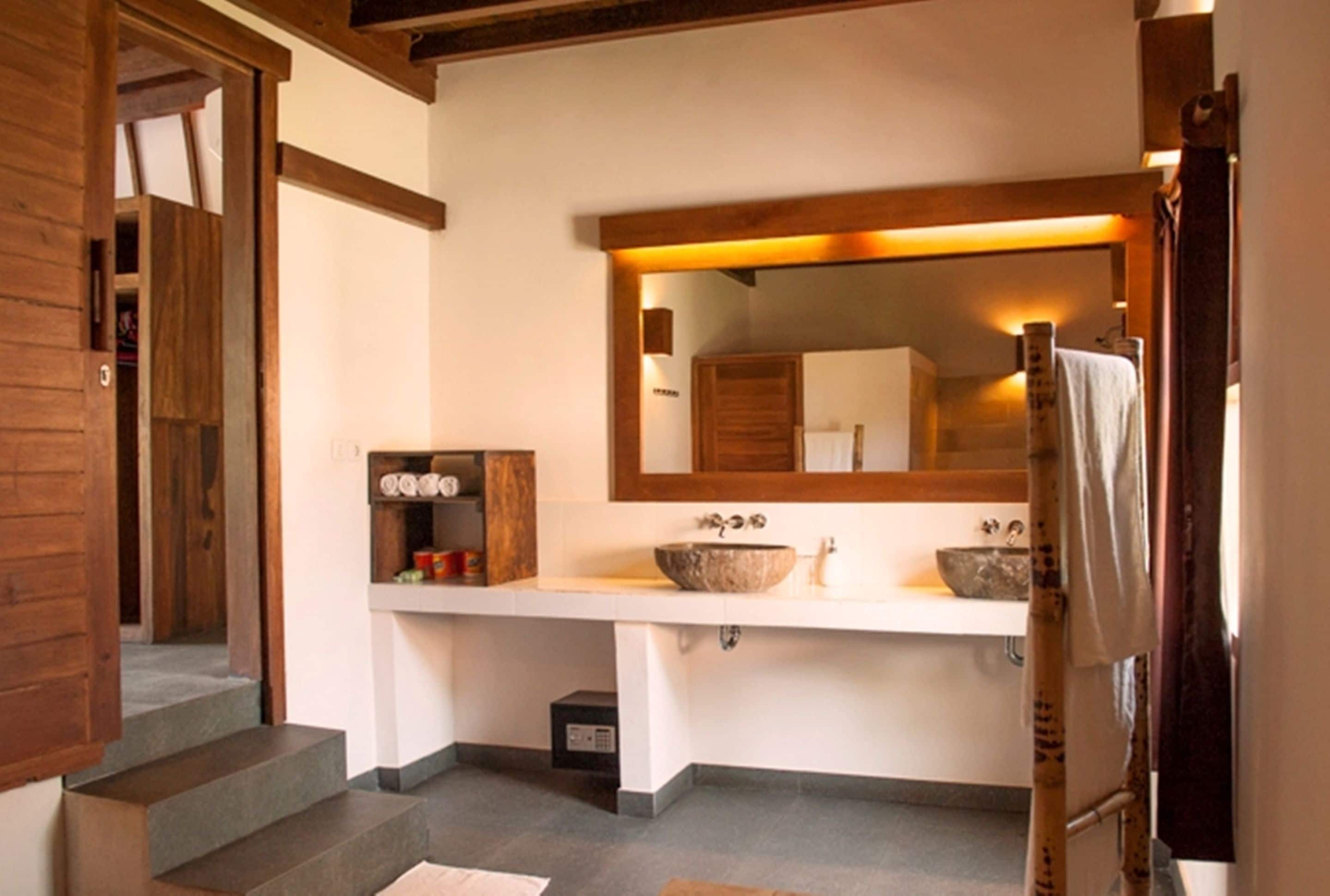 family pool bungalow | bathroom | shower, free toiletries, hair dryer, towels