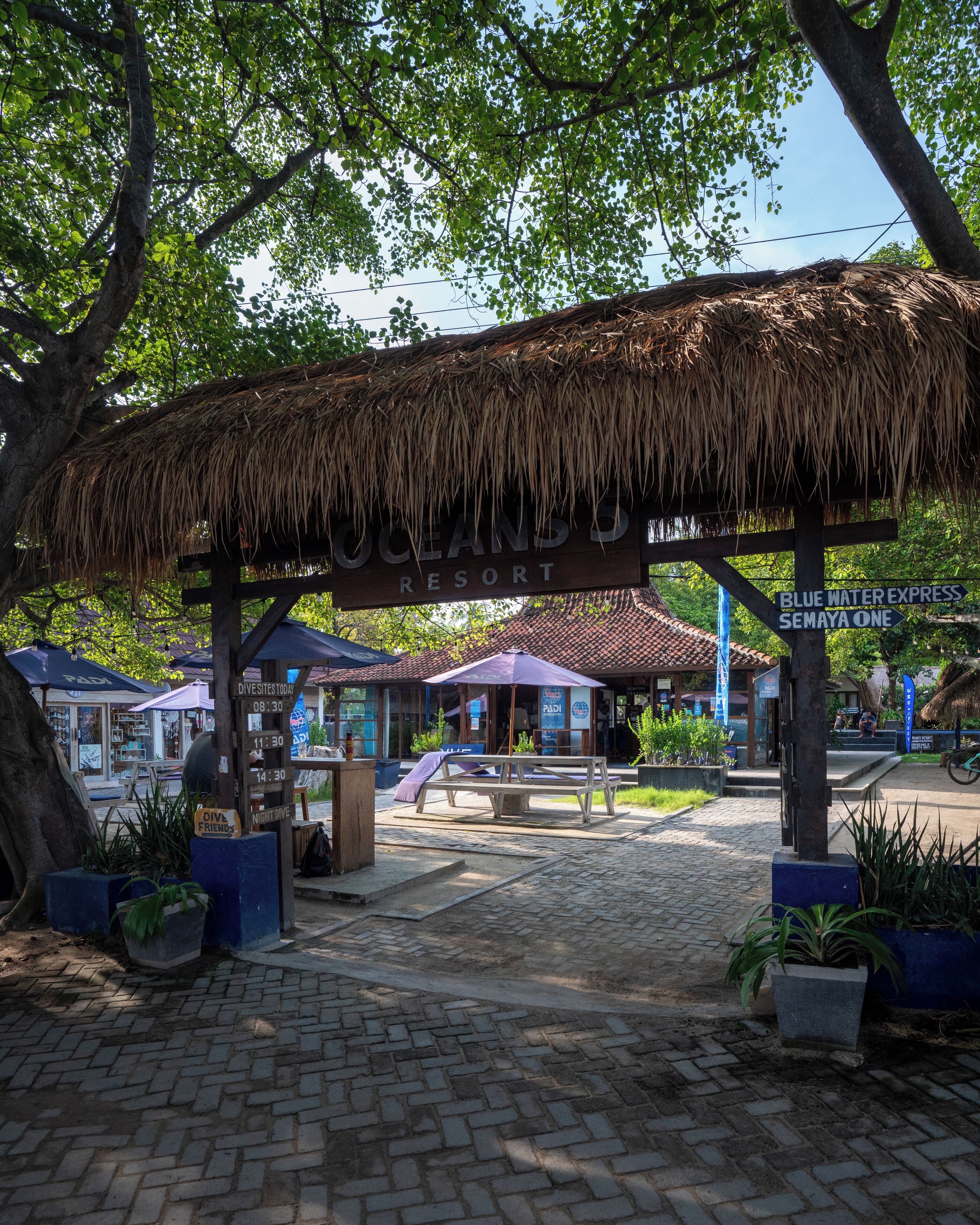 Photo - Oceans 5 Dive Resort