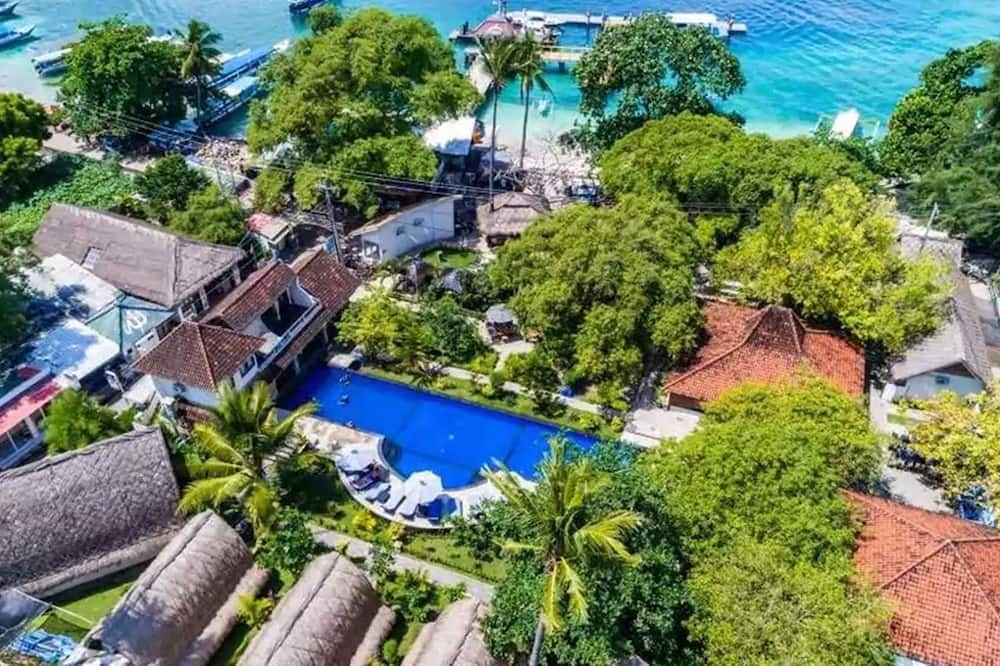 Oceans 5 Dive Resort