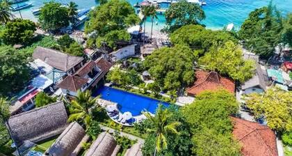 Oceans 5 Dive Resort