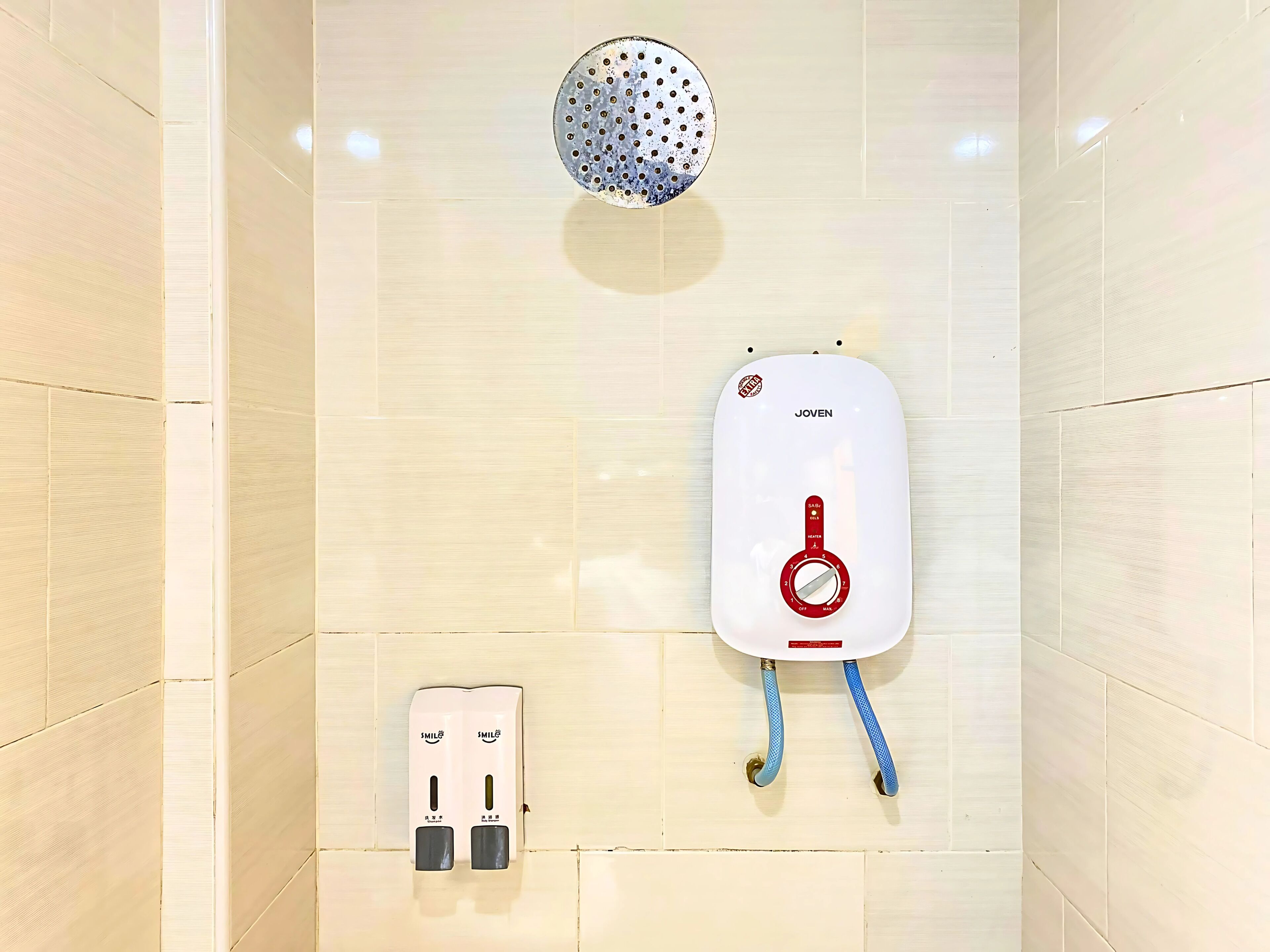 淋浴设施、吹风机、毛巾、肥皂