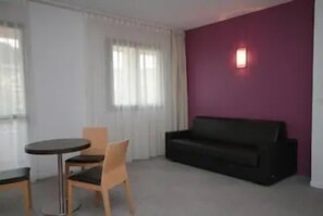 Family Suite, 1 Double Bed with Sofa bed | In-room safe, desk, blackout drapes, soundproofing - Esatitude Hôtel (Nice)