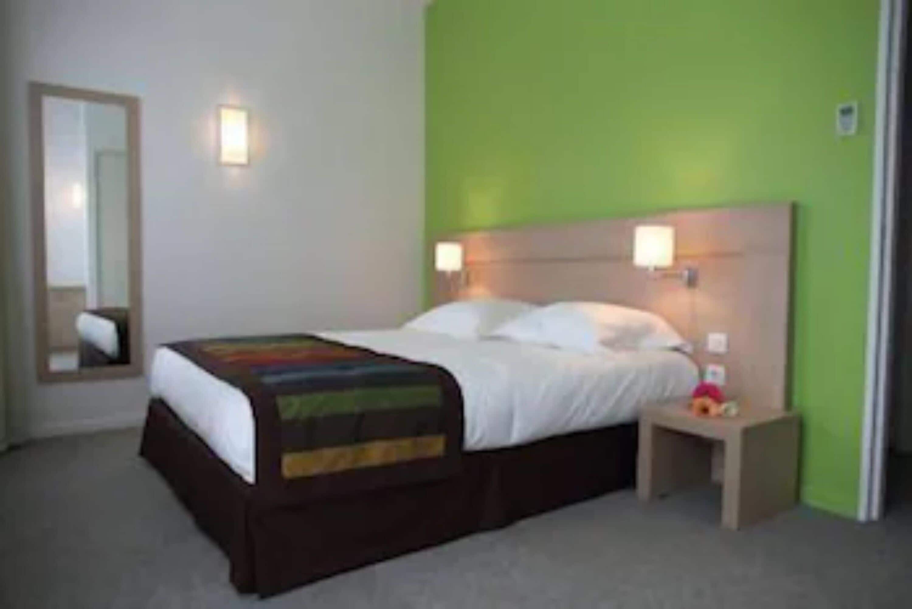 in-room safe, desk, blackout curtains, soundproofing