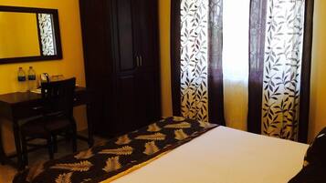 Minibar, desk, soundproofing, iron/ironing board