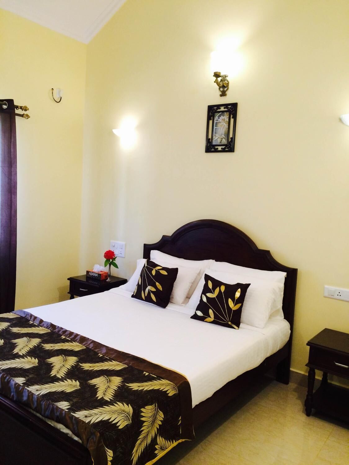 Minibar, desk, soundproofing, iron/ironing board