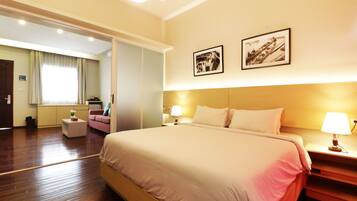 1 bedroom, in-room safe, desk, laptop workspace