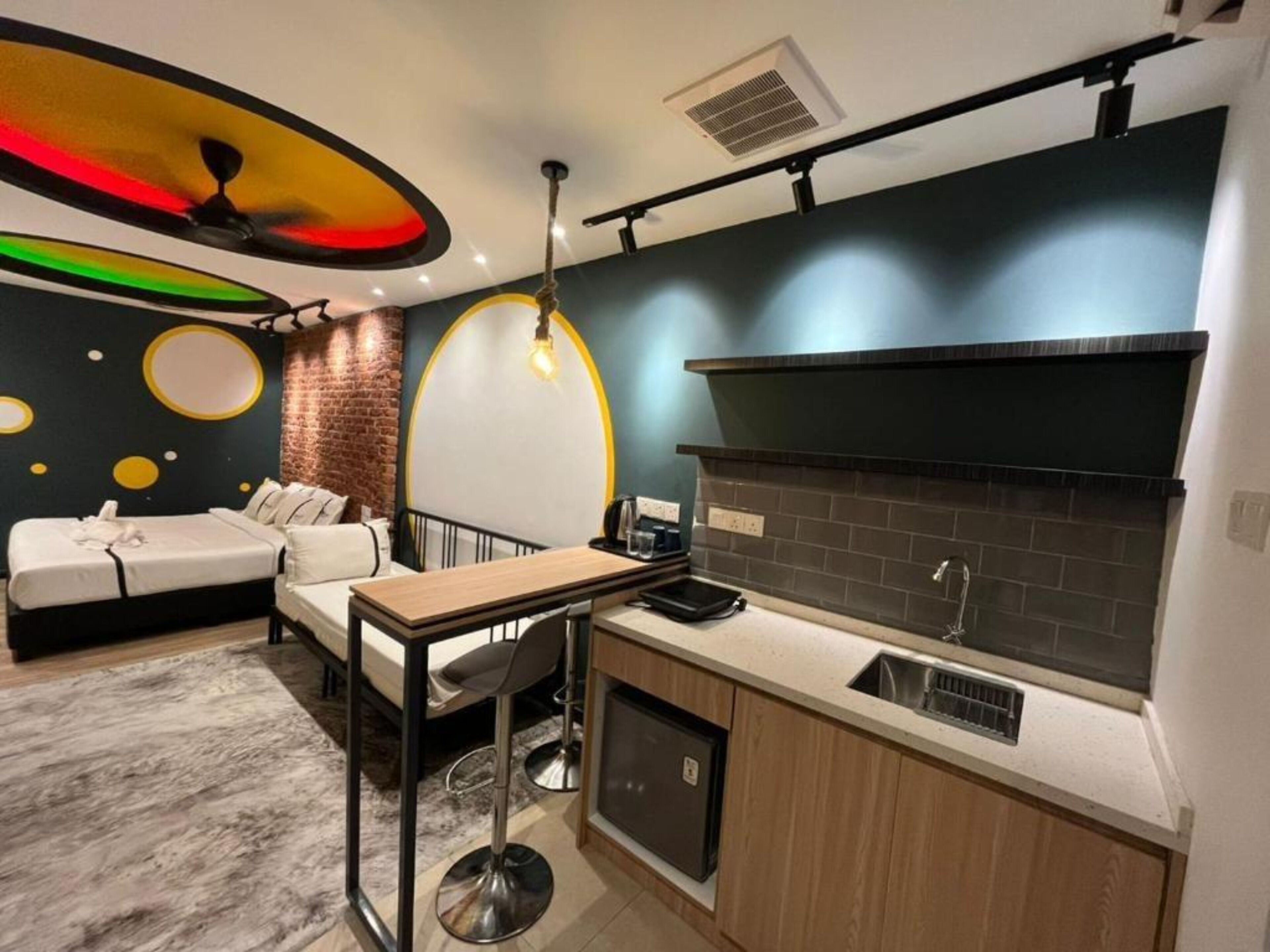 Classic Studio | Blackout drapes, iron/ironing board, free WiFi, wheelchair access