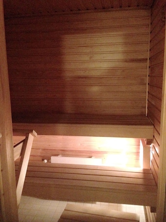 Apartment, 1 Bedroom, Sauna | Bathroom amenities | Shower, free toiletries