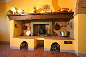 Fireplace - Agriturismo Pratovalle (Cortona)