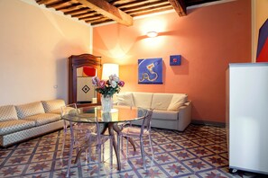 Double Room | Living area | Flat-screen TV - Cavour 33 (Massa)