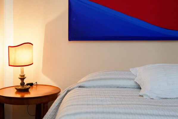 Junior Suite | Minibar, in-room safe, desk, iron/ironing board - Cavour 33 (Massa)