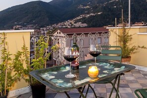 Outdoor dining - Cavour 33 (Massa)