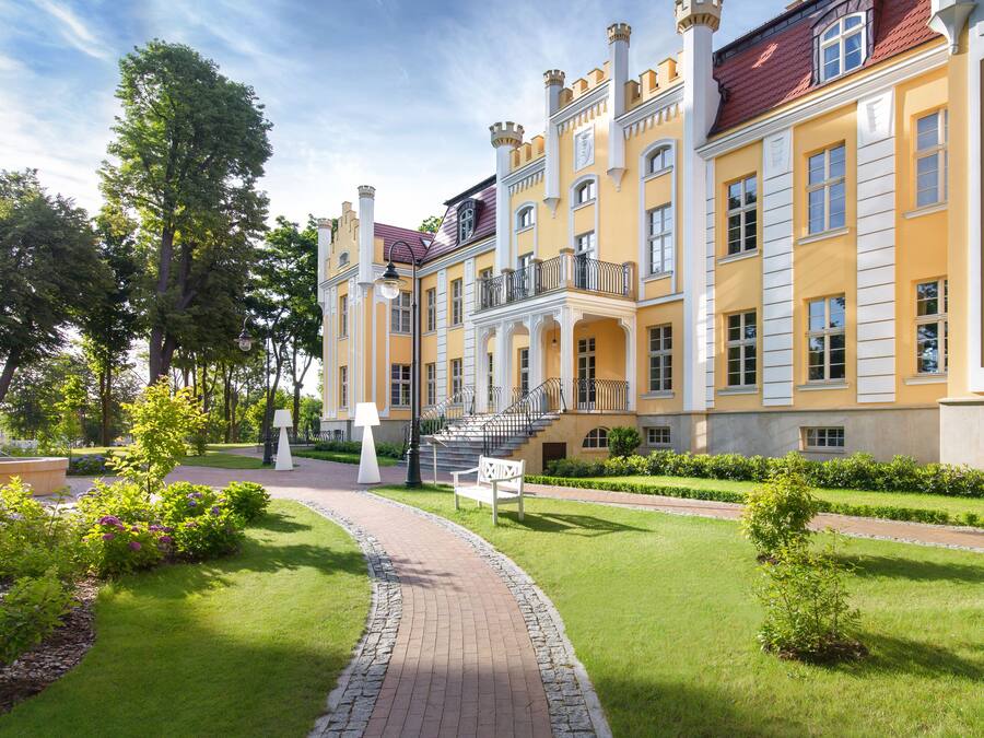 Vista frontal de la propiedad