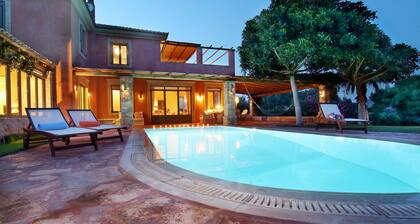 Vouliagmeni Villa