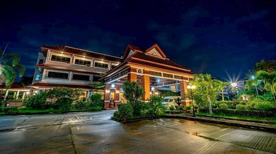 The Ligor City Hotel