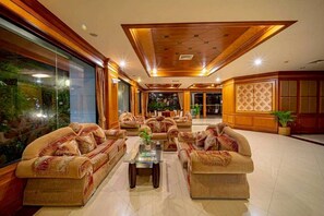 Front of property - The Ligor City Hotel (Nakhon Si Thammarat)