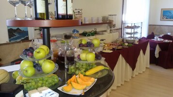 Daily buffet breakfast (EUR 5.00 per person)