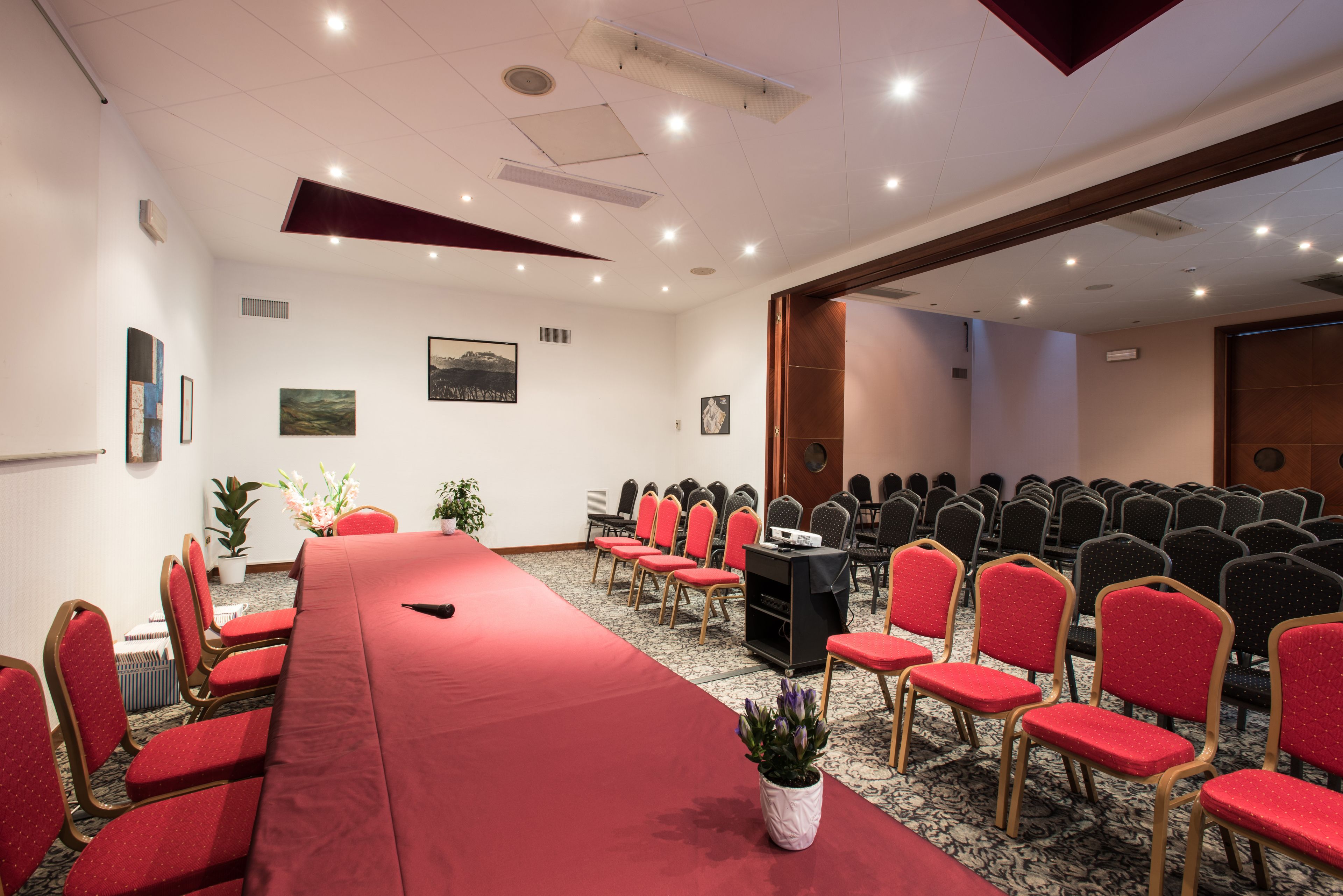 Meeting facility