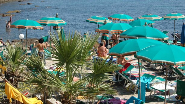 Privat strand og strandbar