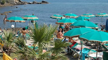 Privat strand och strandbarer