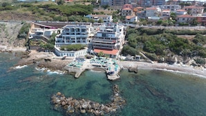 Privat strand og strandbar