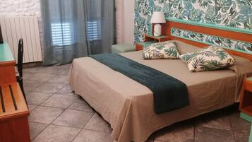 Doppel- oder Zweibettzimmer, Meerblick | Minibar, Zimmersafe, Schreibtisch, kostenloses WLAN