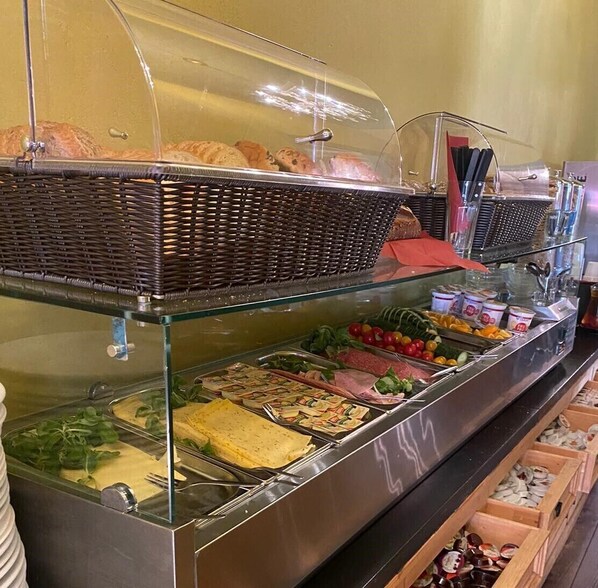 Tägliches inbegriffenes Frühstücksbuffet