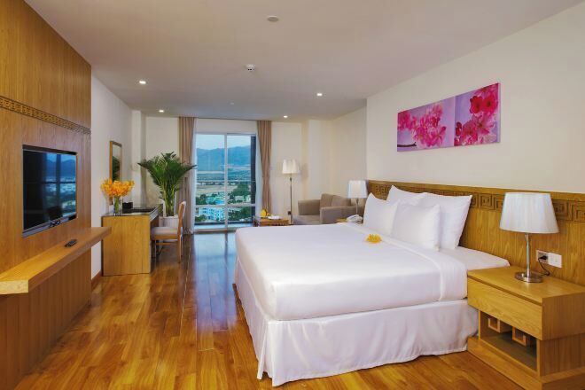 Minibar, in-room safe, desk, soundproofing