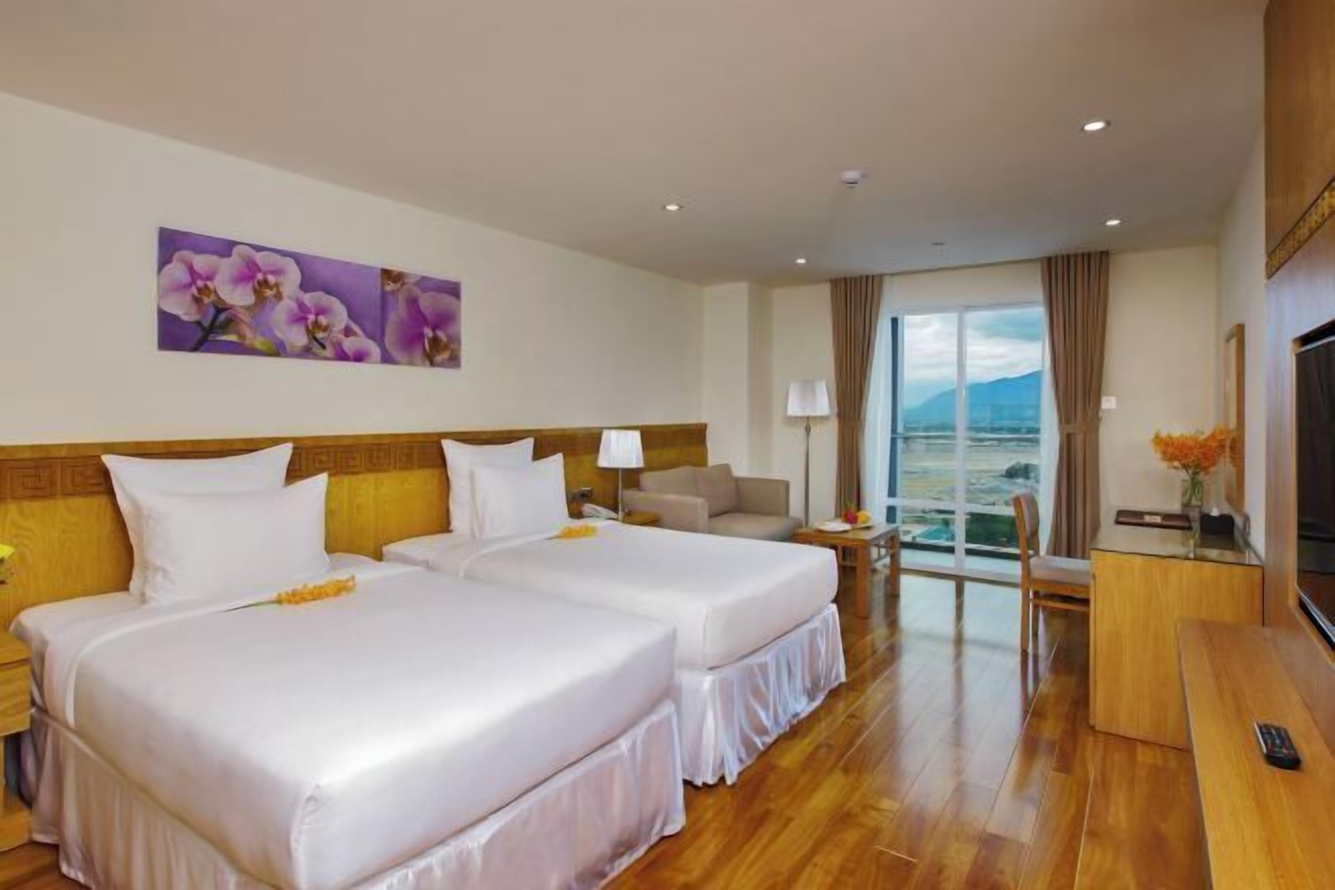 Minibar, in-room safe, desk, soundproofing