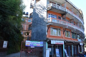 Façana frontal de l'allotjament
