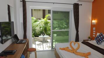 Comfort Double Room, 1 King Bed, Non Smoking, Garden View | Terrace/patio